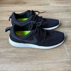 SOLD Nike Roches 1 Pre Loved Men’s Size 9
